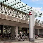 Sanders Arena - Inviting Two Bedroom Apartment Close To Metro Station